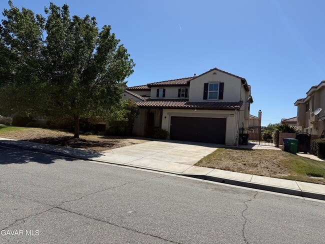 Building Photo - 39331 Desert Lilly Ct