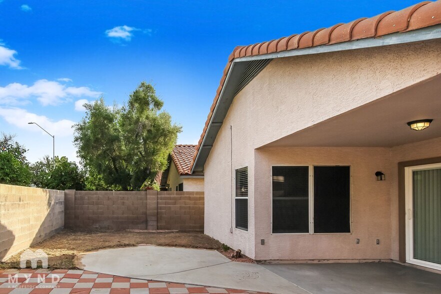 Building Photo - 19153 N 75th Dr