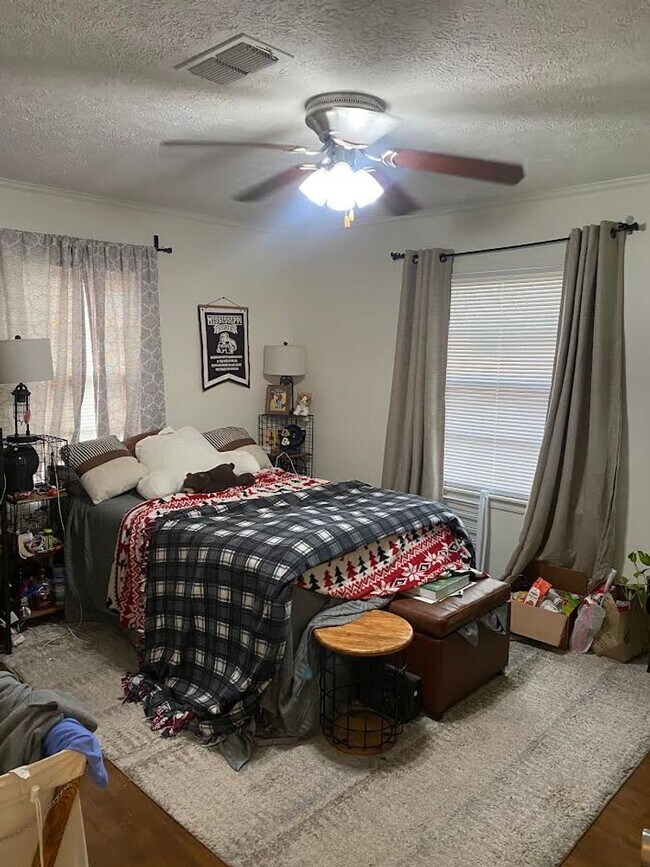 Building Photo - 219 Santa Anita Dr