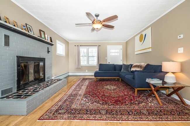 Building Photo - 290 Killington Ave