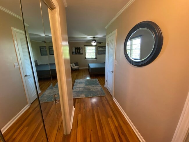 Building Photo - Kennedy Drive Retreat - 4 bedrm with bonus and billards room