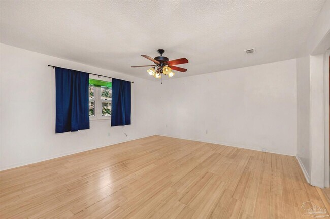 Building Photo - 4910 La Ventana Cir