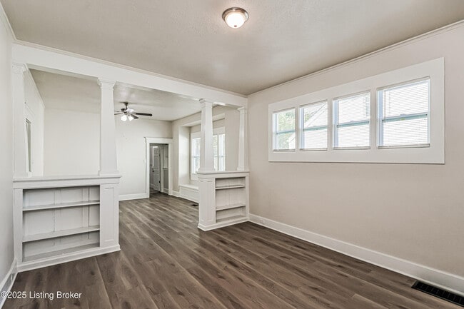 Building Photo - 218 S 41st St