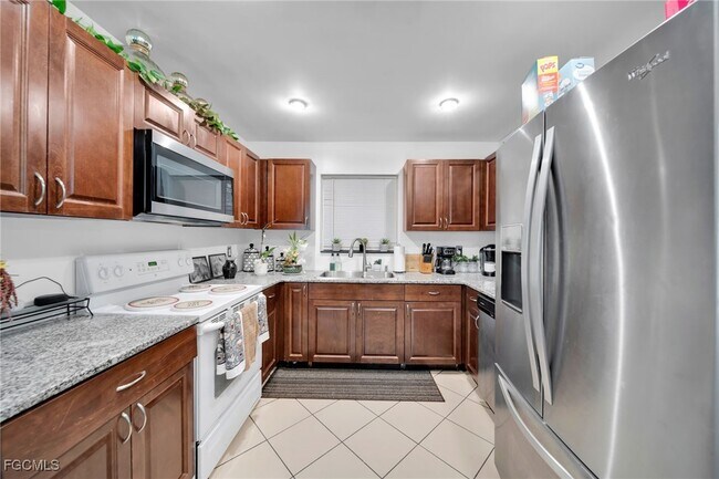 Building Photo - 102 Oleander Rd