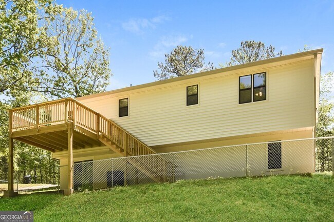 Building Photo - 3085 Flowers Dr