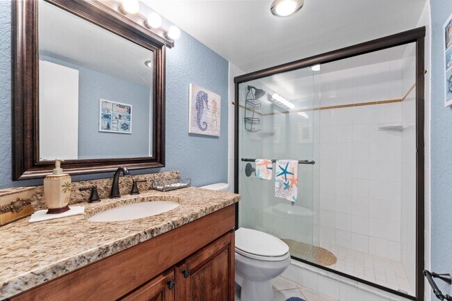 Building Photo - 1 Key Capri