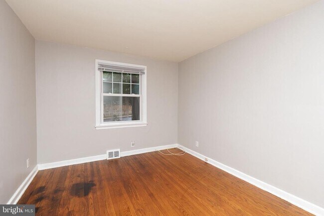 Building Photo - 612 Shoemaker Ave