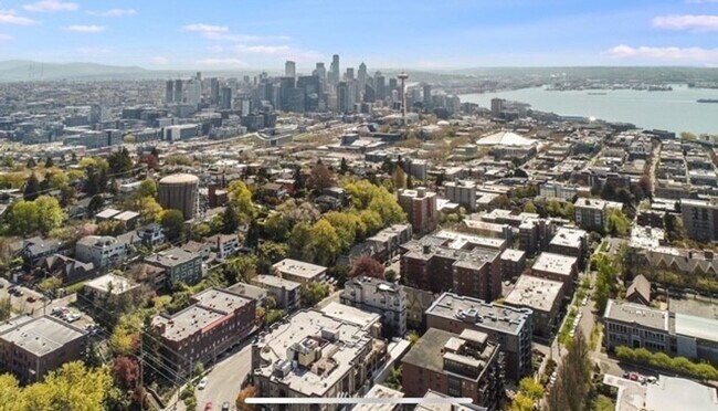 Interior Photo - 1415 1st Avenue Apartments