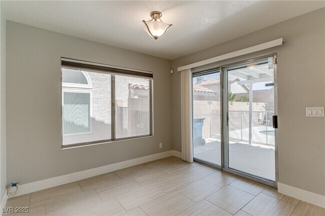 Building Photo - 20 Fantasia Ln