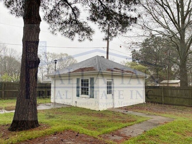 Building Photo - Cabot 3 bedroom with extra garage