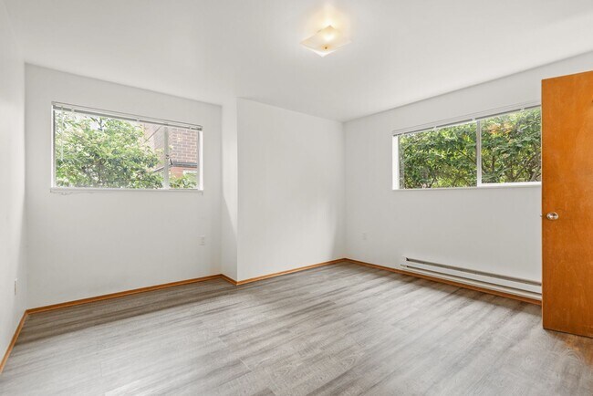Building Photo - 5152