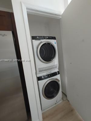 Building Photo - 20000 E Country Club Dr