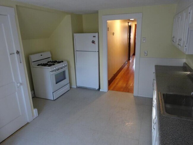 Building Photo - 92D Hobart St