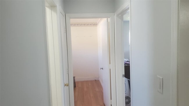 Building Photo - 616 SE 8th Ave