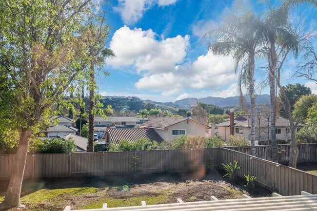 Building Photo - Beautiful Westlake First Neighborhood Family Home w/ Large Backyard with Panoramic Mtn Views