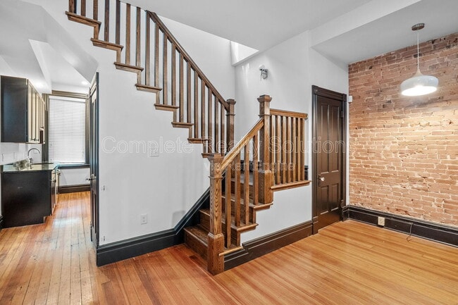 Building Photo - 2106 Cherokee St