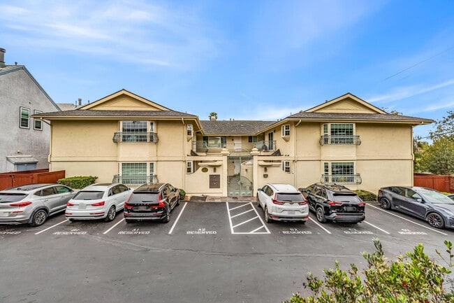 Building Photo - 1 Bedroom Condo in Mission Hills