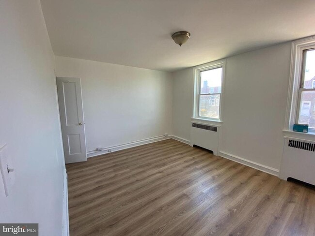 Building Photo - 6295 Kindred St