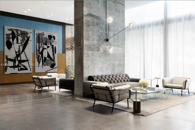 Building Photo - 398 NE 5th St