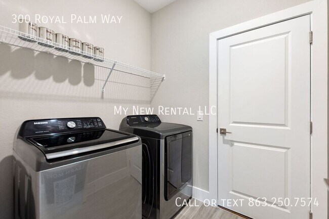 Building Photo - 300 Royal Palm Wy