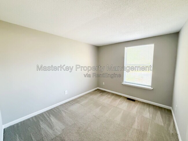 Building Photo - 704 E Dynasty Dr