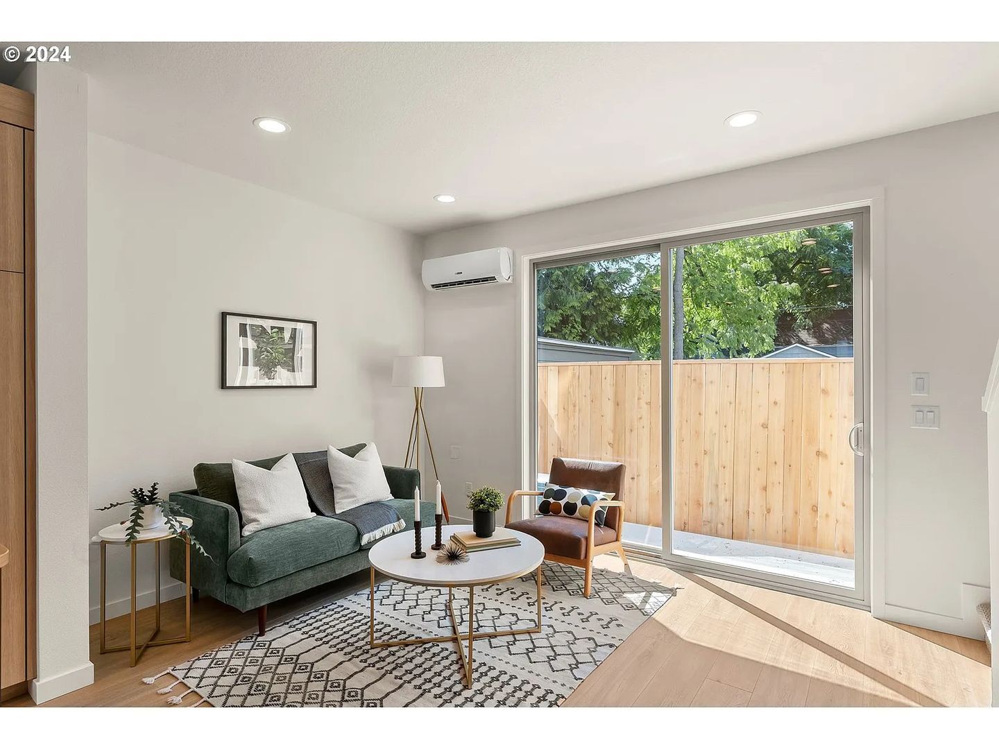 Building Photo - 1570 SE 50th Ave