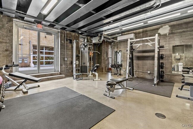 Building Photo - 211 W Jefferson St