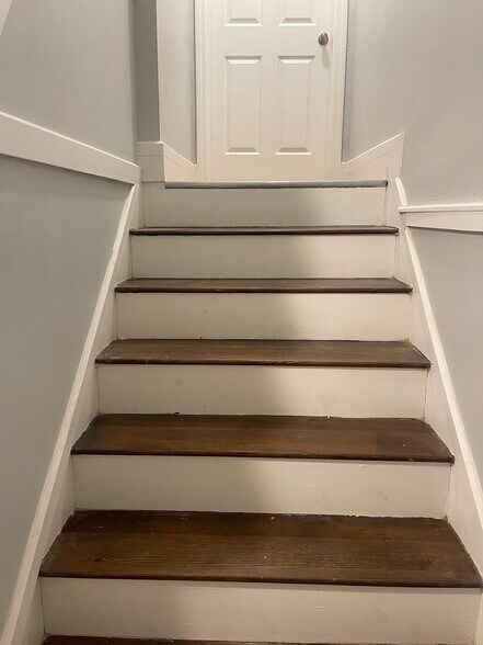 Building Photo - 26 Babson St