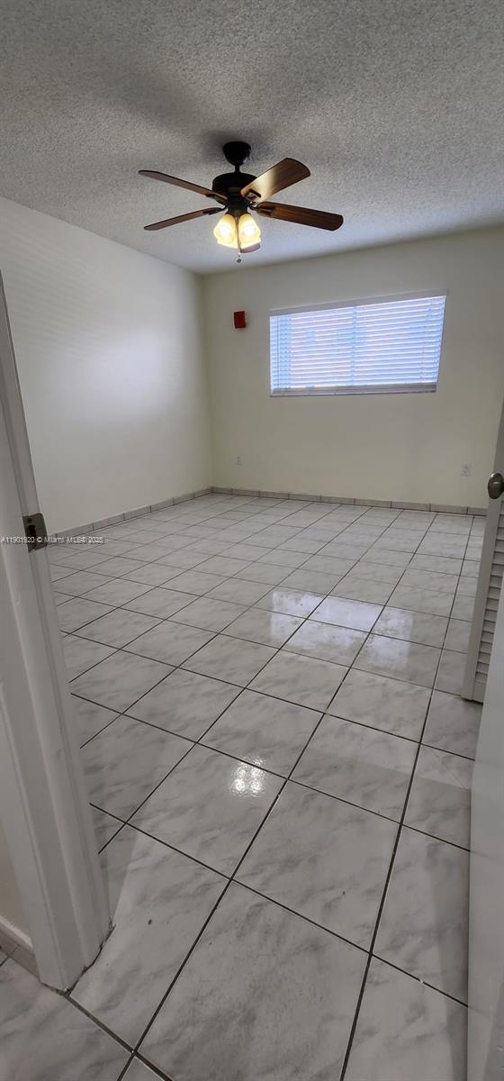 Building Photo - 5420 W 21st Ct