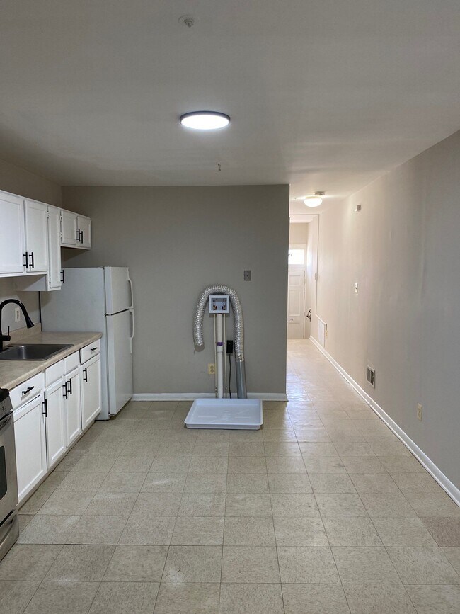 Building Photo - 1716 Riggs Ave