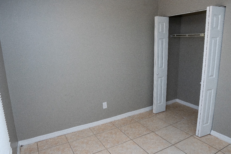 Building Photo - 434 W 17th St