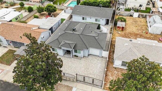 Building Photo - 8227 Ben Ave