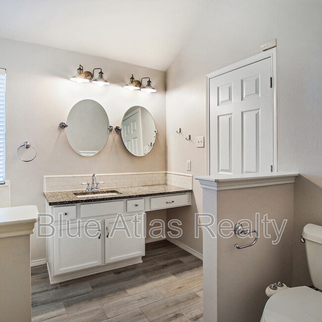 Building Photo - 542 Hickory Ln