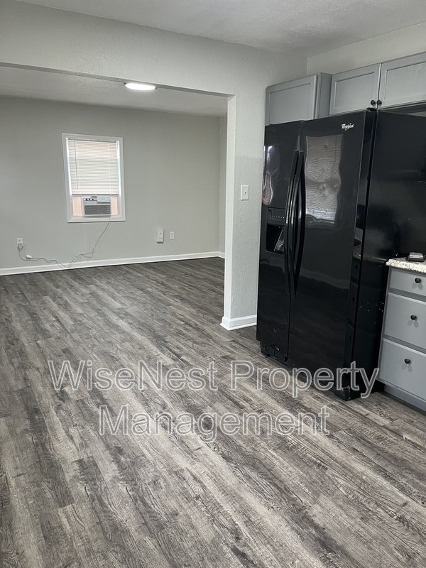 Building Photo - 6656 Bales Ave