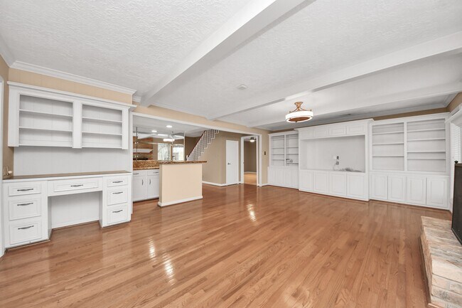 Building Photo - 15126 Trailside Dr