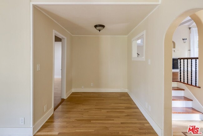 Building Photo - 8330 Lookout Mountain Ave