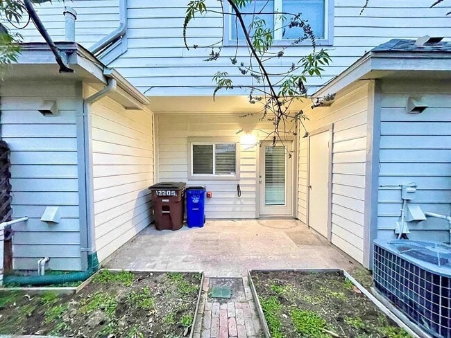 Building Photo - 12205 Abbey Glen Ln