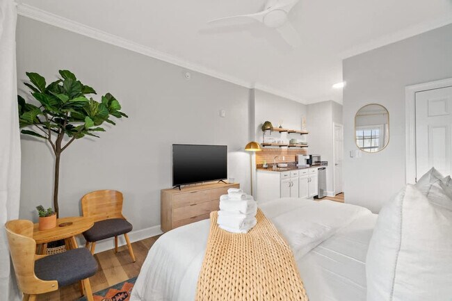 Primary Photo - 10343 E County Hwy 30A