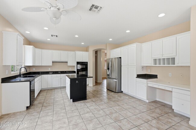Building Photo - 38994 S Windwood Dr
