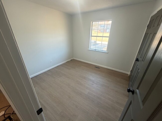 Building Photo - Spacious 4bd 2b home!