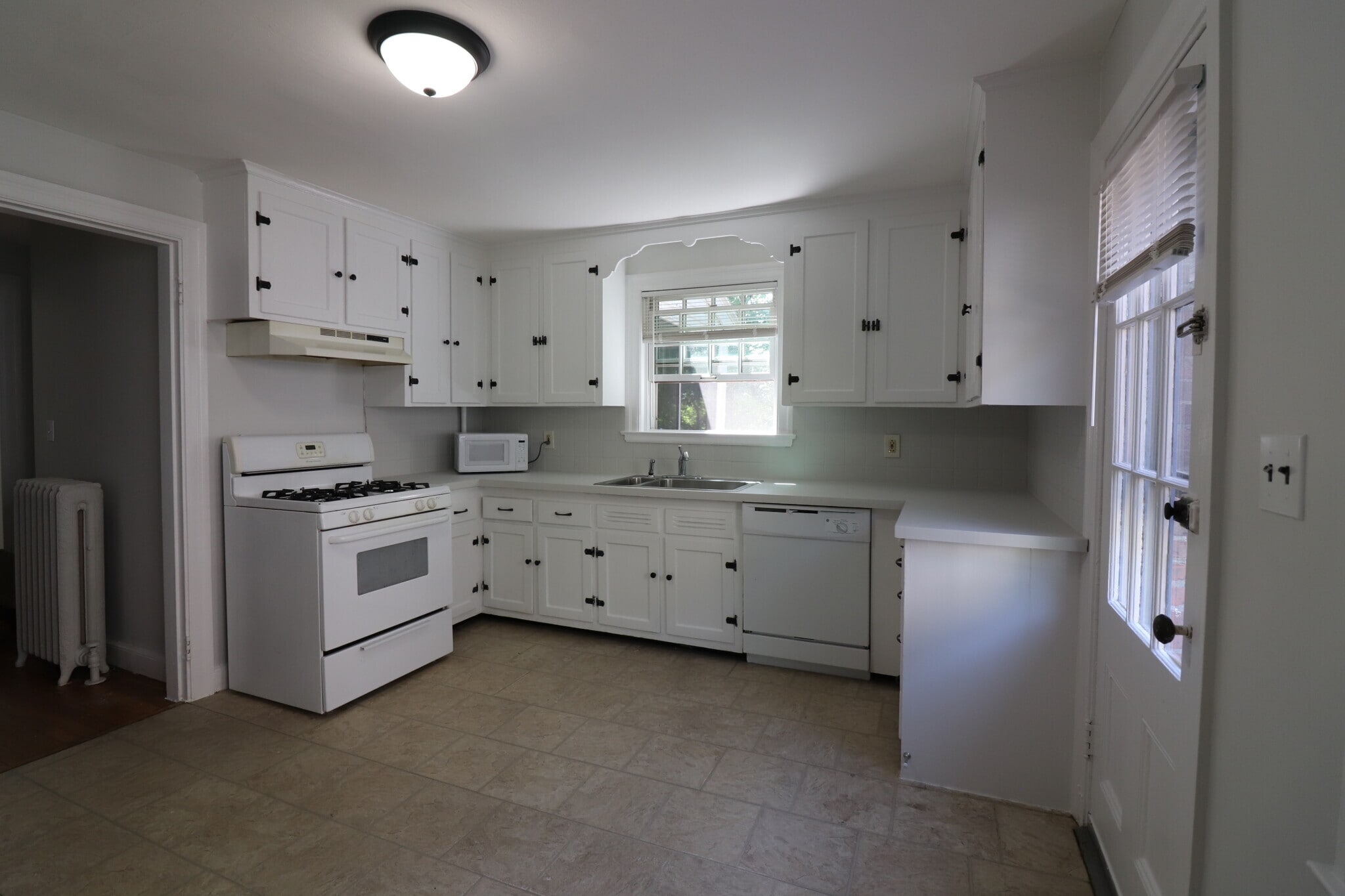 Building Photo - 72 Summit Ave