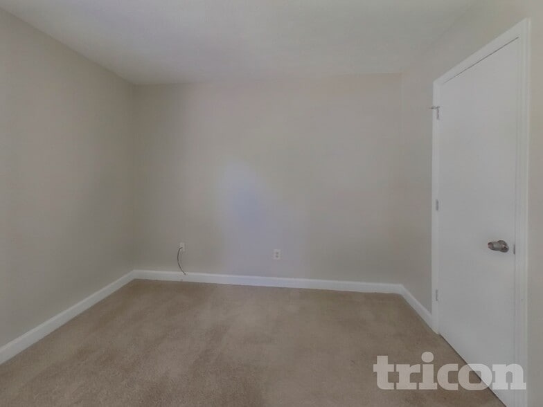Building Photo - 2543 Mistletoe Ln SW
