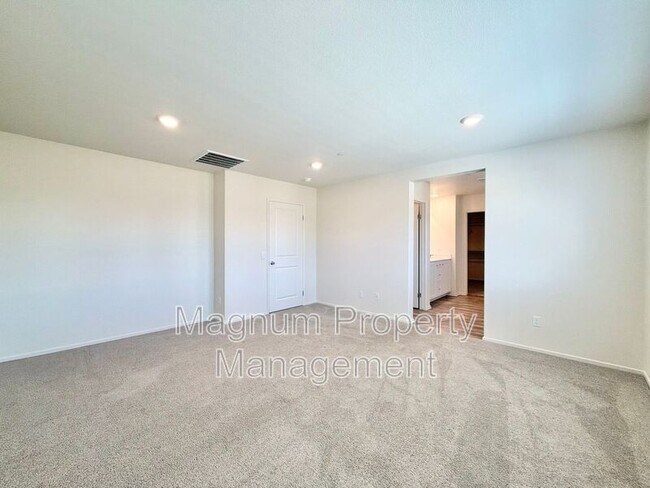 Building Photo - 31097 Water Beech Dr