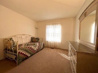 Building Photo - 752 S Parkside Dr