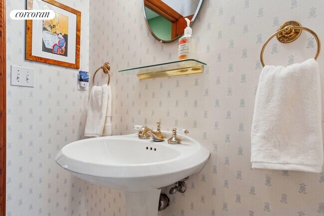 Building Photo - 330 Sprig Tree Path