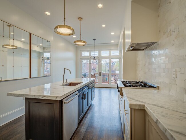 Building Photo - 1022 Park Rd NW