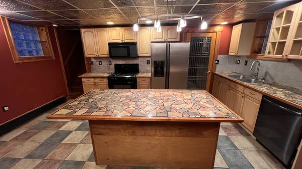 Building Photo - 53 Circuit Rd