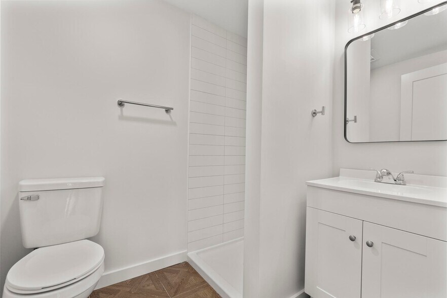 Building Photo - 431-431 N Main St