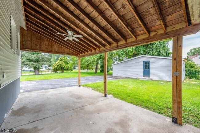 Building Photo - 58 Zeliff Ave