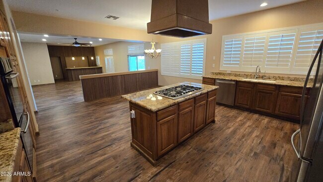 Building Photo - 9658 W Pinnacle Vista Dr